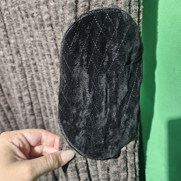 12th Tribe EUC Large Gray Long Sleeve Top with Black Elbow Patches 23 PTP - Picture 3 of 4